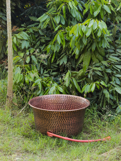 Hammered Hose Pot