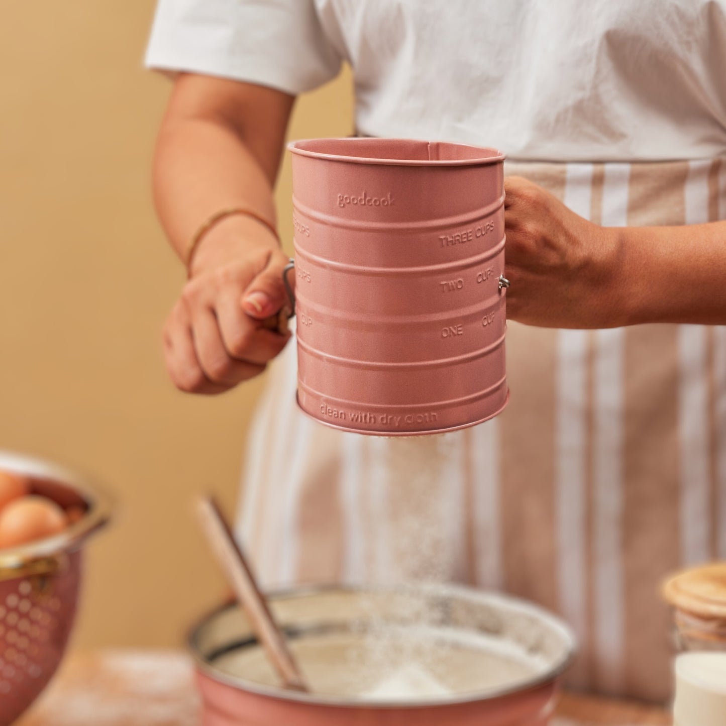 CEDAZO STEEL FLOUR SIFTER - PINK
