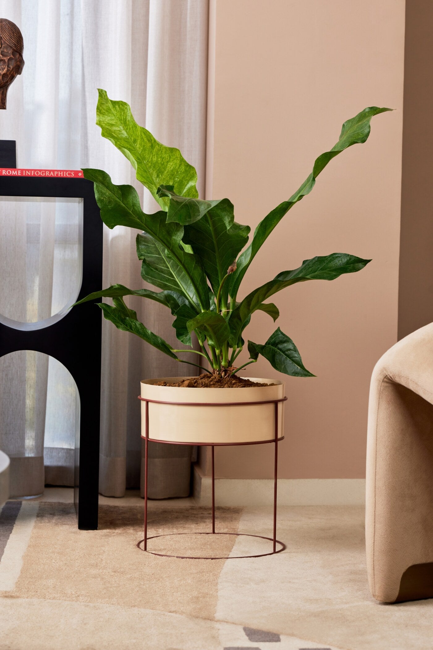 STACKER OFF-WHITE IRON METAL PLANTER WITH STAND