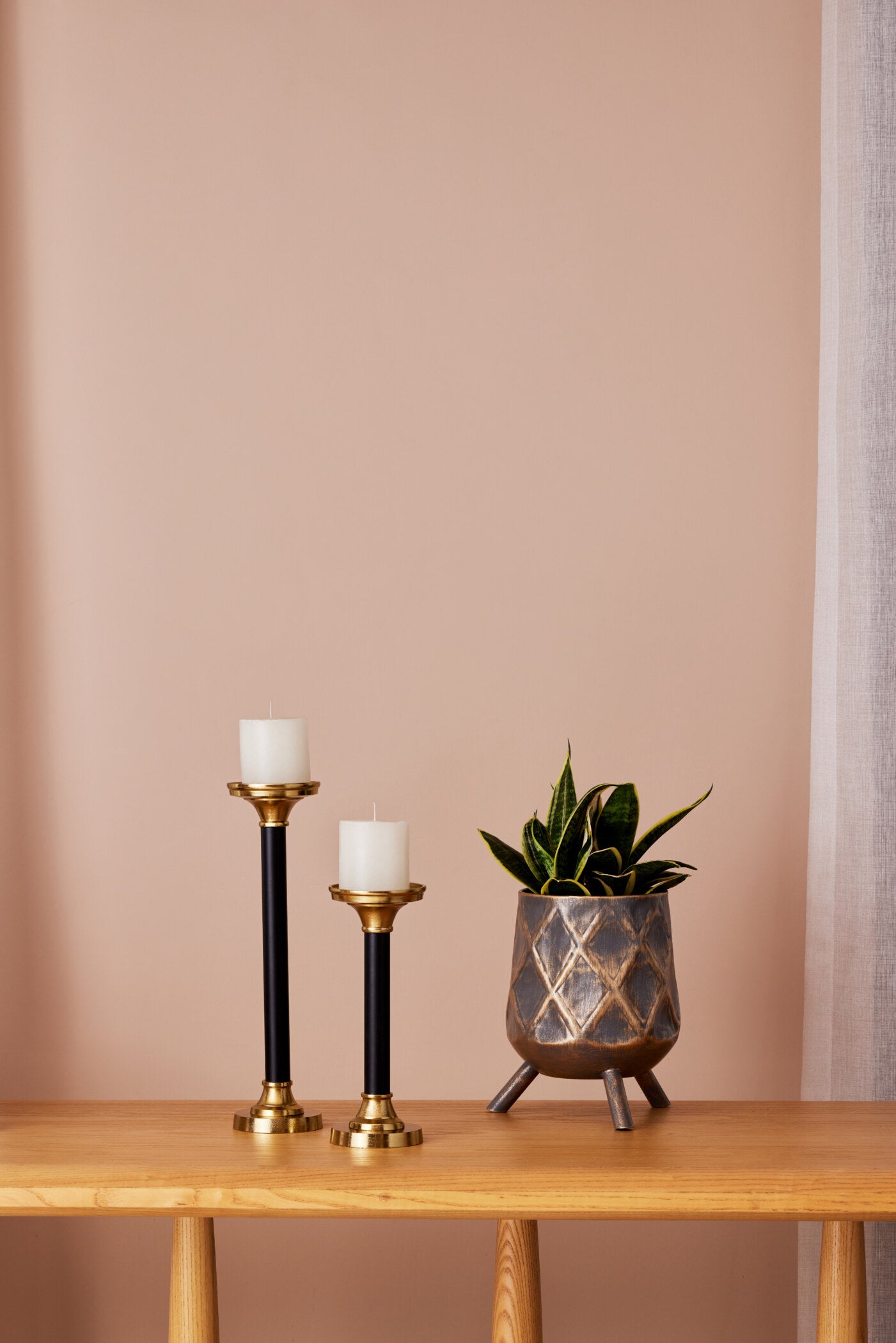 ARGYLE ANTIQUE IRON METAL PLANTER