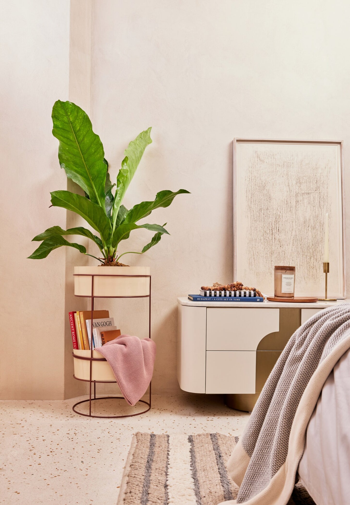 STACKER OFF-WHITE IRON METAL PLANTER WITH STAND