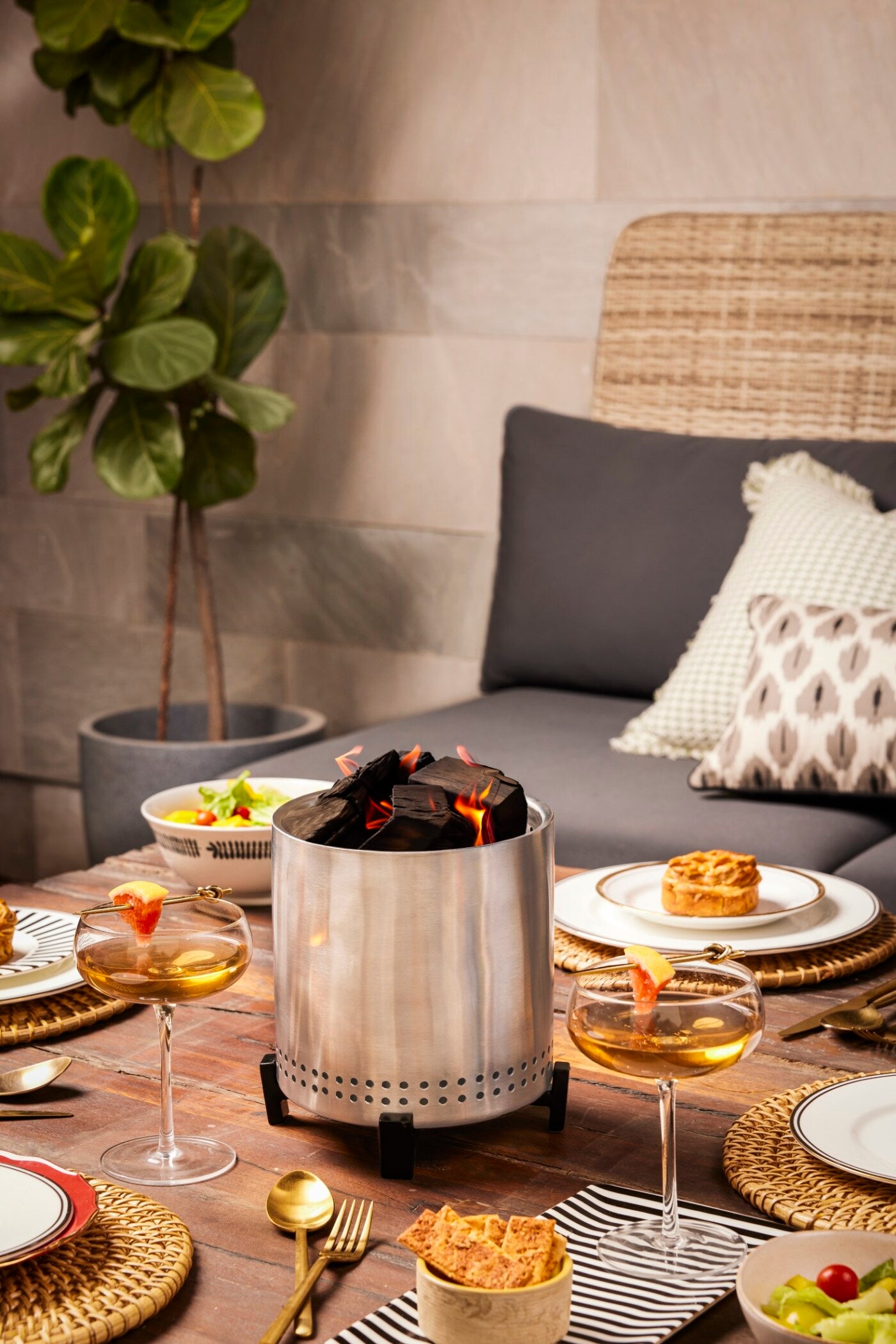 7.5 Inch Silver Steel Smokeless Tabletop Fire Pit With Stand