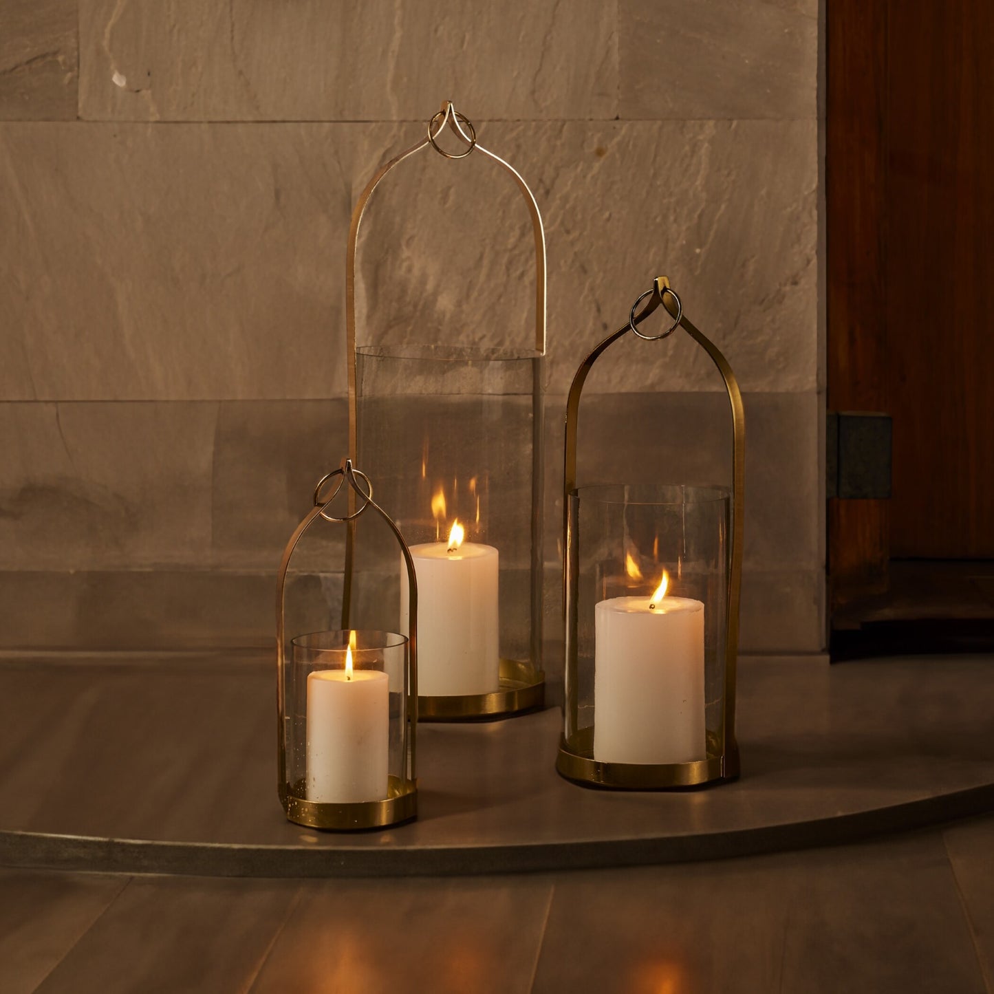 TEMPLE ARN GOLD METAL LANTERN