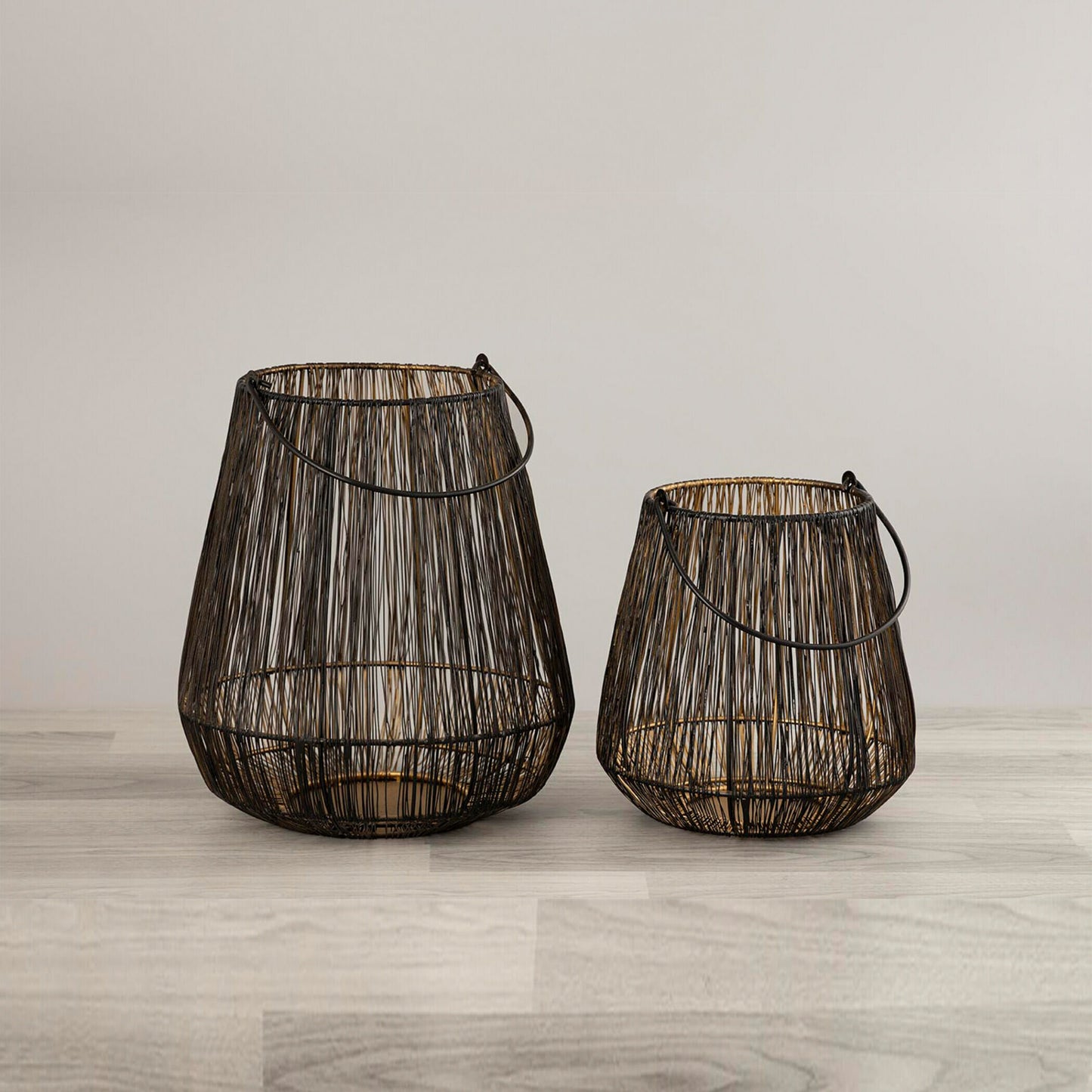 PEAR MESH BLACK METAL LANTERN