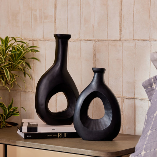 AMPHORA WOODEN BLACK SMALL VASE