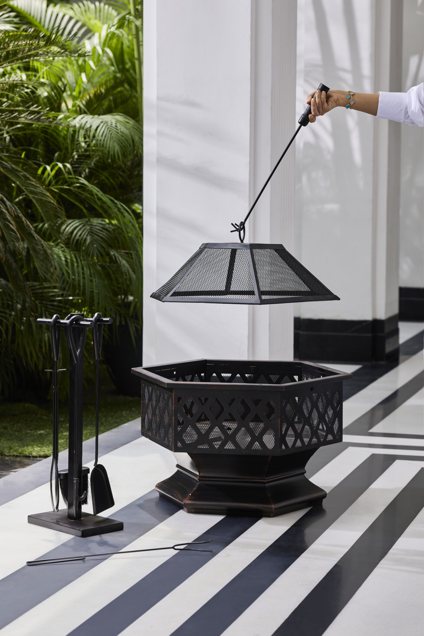 HEXAVE - 27.5 Inch Wrought Iron Hexagonal Fire Pit for Outdoors - Image 2